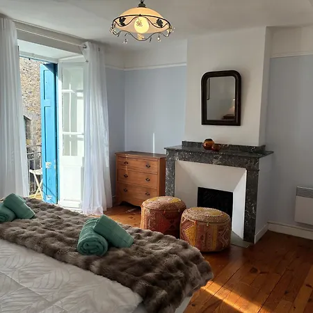 Spacious In With Garden *