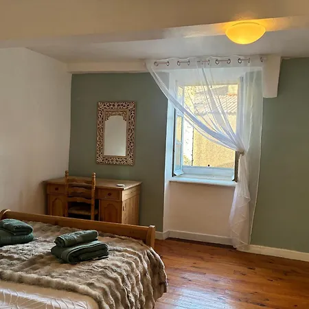 Semesterbostad Spacious In With Garden *