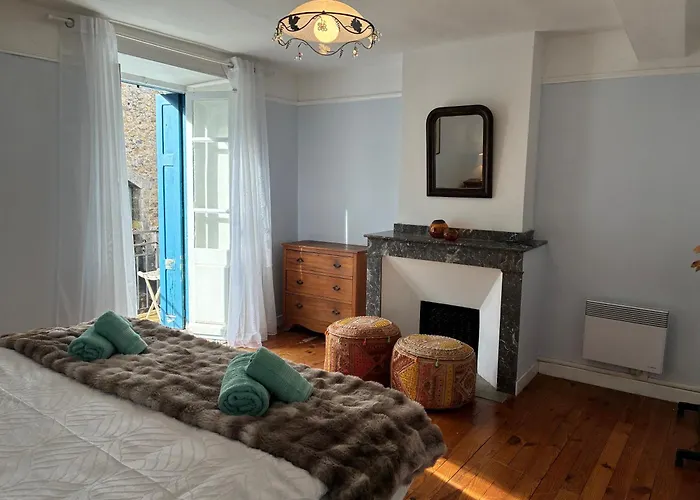 Spacious In With Garden *