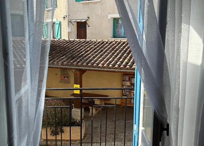 Spacious In With Garden * Ginoles