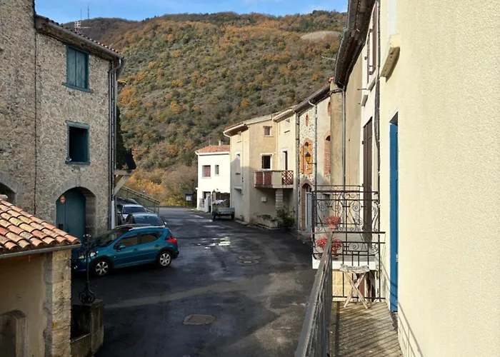 Casa vacanze Spacious In With Garden Ginoles
